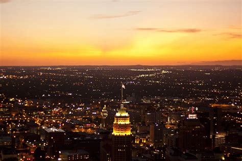 Sunrise and sunset times in San Antonio, TX .